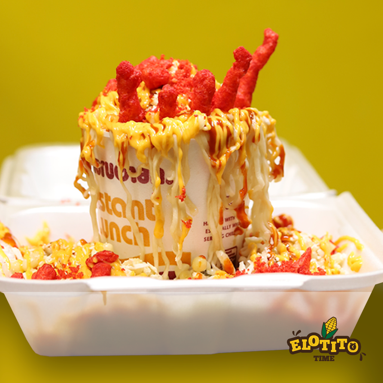 Vaso de sopa instantanea maruchan con esquites